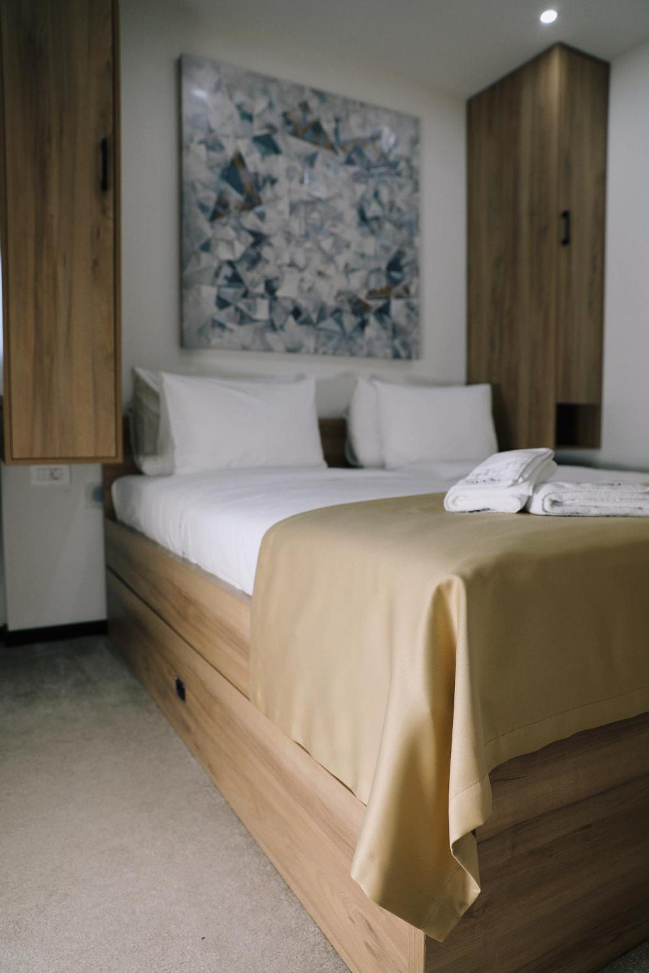 Sax-Win Hotel Pozega Luaran gambar