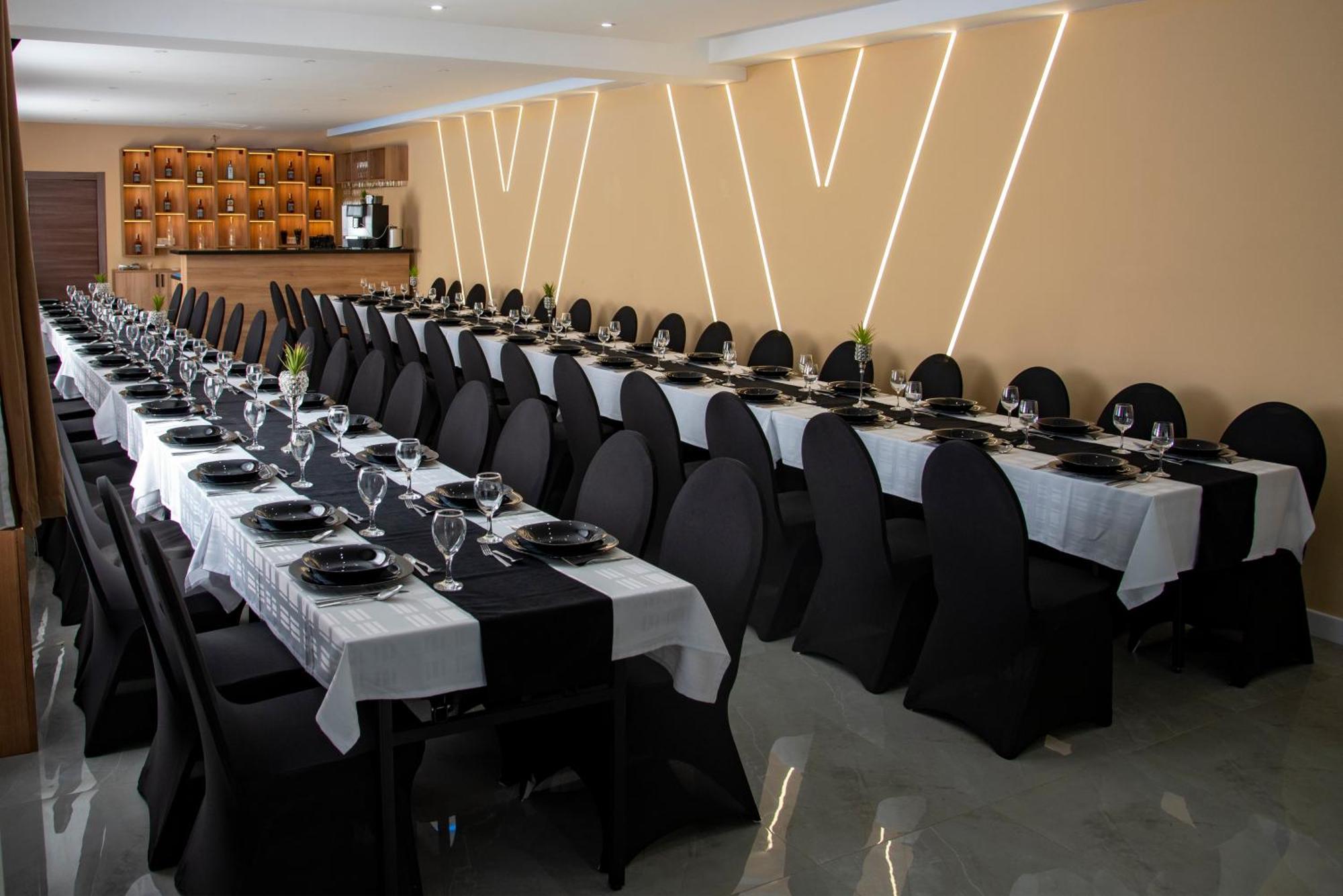 Sax-Win Hotel Pozega Luaran gambar