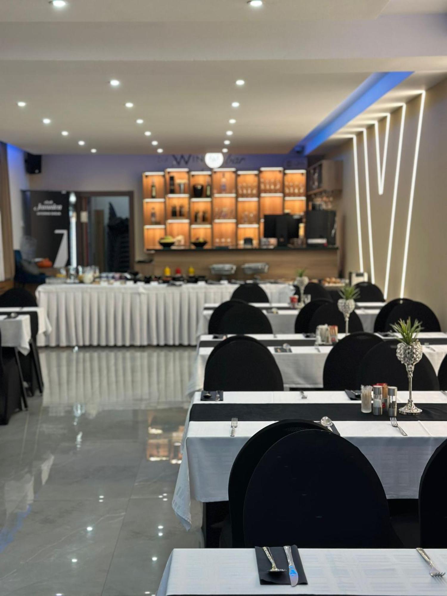 Sax-Win Hotel Pozega Luaran gambar